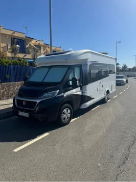 Kamper Costa Rental - widok z zewnątrz